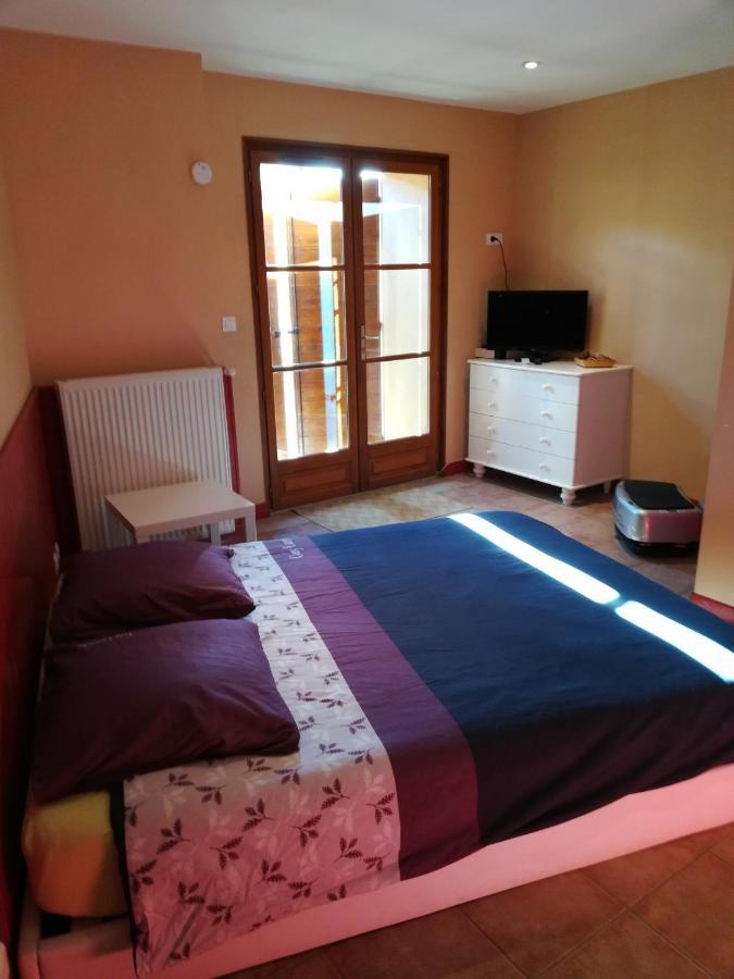 Chambres D'Hotes Le Clos Saint-Pierre-la-Palud Esterno foto